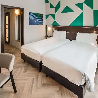 Mercure Napoli Centro Angioino Hoteles cerca de Galería Umberto