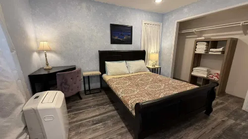 Guest House in La Jolla Walk to Beach!