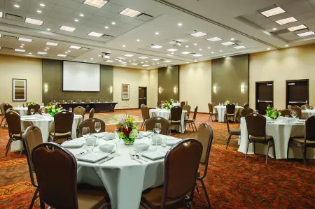 Hyatt Place Raleigh/Cary Отели в г. Уэйк