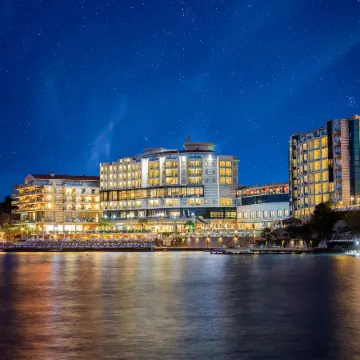 Charisma de Luxe Hotel