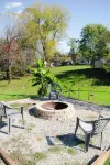 Blue Heron Cottage with Game Room, Deck and Hot Tub!