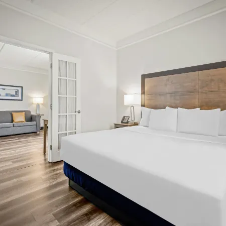 La Quinta Inn & Suites by Wyndham Miami Airport West