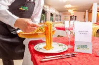 Park Hotel Oasi - breakfast