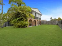 Spacious 3-Bed Home with Large Balcony Hotels in Scarness