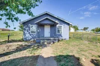 2 Mi to Phillips 66 Refinery: Home w/ Yard - 2 Sao