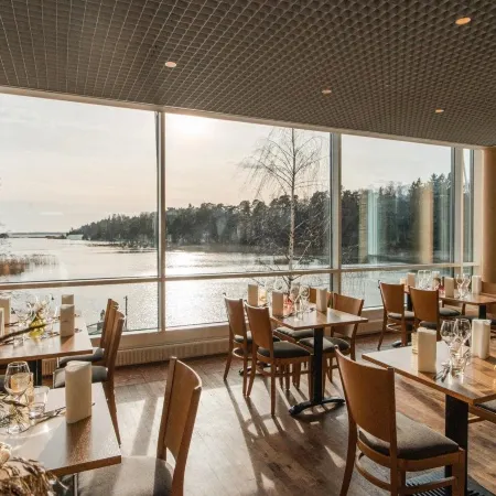 Ruissalo Spa Hotel Отели рядом с достопримечательностью «Арена «Гатораде Центер»»