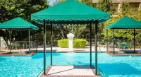 French Quarter Resort - รีสอร์ท