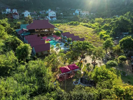 Cat Ba Serena Homestay And Swimming Pool Отели рядом с достопримечательностью «Катба»