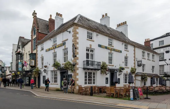 蒙默思龐馳樓酒店