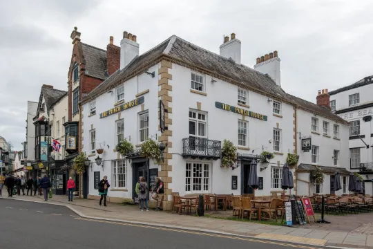 蒙默思龐馳樓酒店