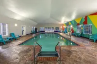La Quinta Inn & Suites by Wyndham Oklahoma City - Moore - Pools