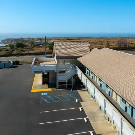 Super 8 by Wyndham Fort Bragg