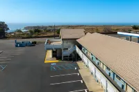 Super 8 by Wyndham Fort Bragg - parking