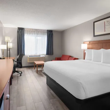 Travelodge by Wyndham Fargo West Acres