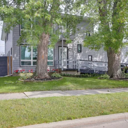 Neenah Home w/ Deck: Near Lake Winnebago
