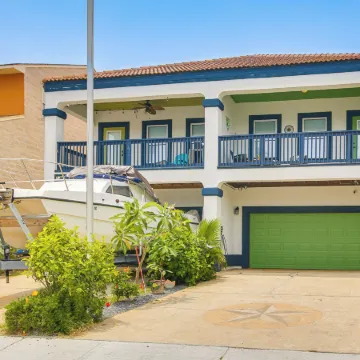 Steps to Beach Oceanside Townhome with Heated Pool