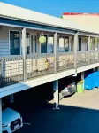 Downs Motel - parking