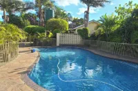 Cottage - Sleeps 4 Pool & Private Parking - Pet friendly