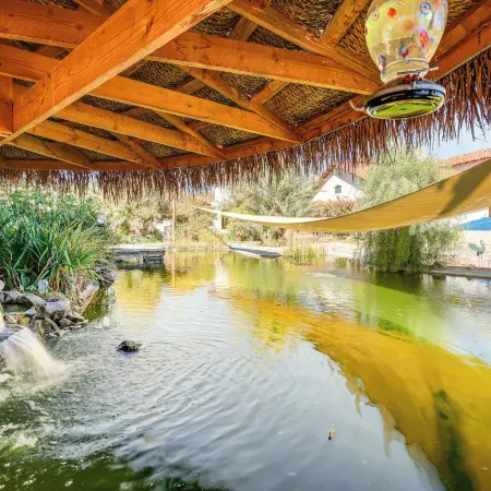 3 Mi to Dtwn Pahrump: Romantic Desert Oasis