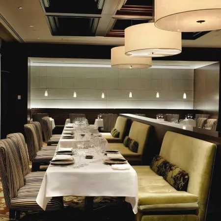 Auberge Vancouver Hotel