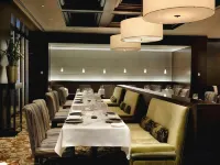 Auberge Vancouver Hotel