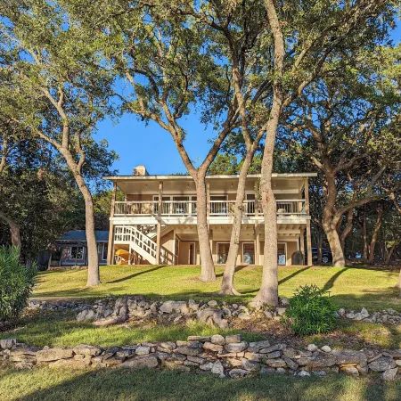 Lakefront, Private 3br, Dog-friendly Rental
