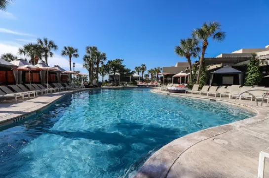Beautiful San Luis Condo Amazing Pool View and Amenities