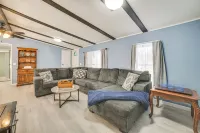 Pet Friendly Family Home: 1 Mi to Otsego Lake