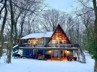 Spacious 5-bedroom A-Frame in South Haven with view of Lake Michigan Hotels in Casco Township
