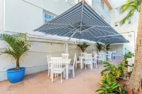 Beach Plaza