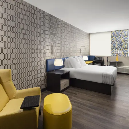 GLo Best Western Nashville