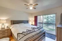 Cozy Colorado Retreat w/ Deck, Grill & Pool Access - バルコニー