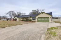 Pool & Large Covered Patio! Decatur Family Getaway - 2 Sao