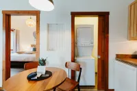 Charming Suite with Full Kitchen and Electric Desk - Delightful Retreat