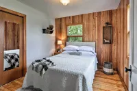 Farmhouse in Country Setting Near Gravity Hill - parking