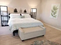 Grace's Place w. Glorious Mountain Views - Updated 1 Level House - Min. 30 Days
