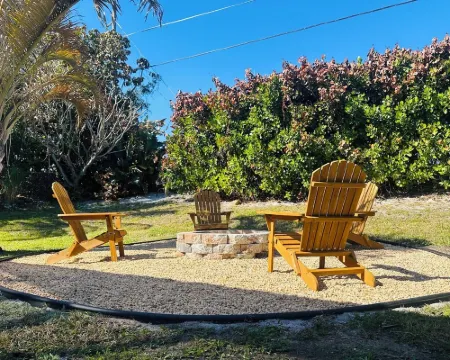 Family Home with Heated Pool in a Quiet Area Hotels in Jensen Beach
