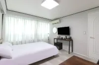 Yangyang JJ Ocean View - Motel