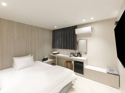 Cube Hotel