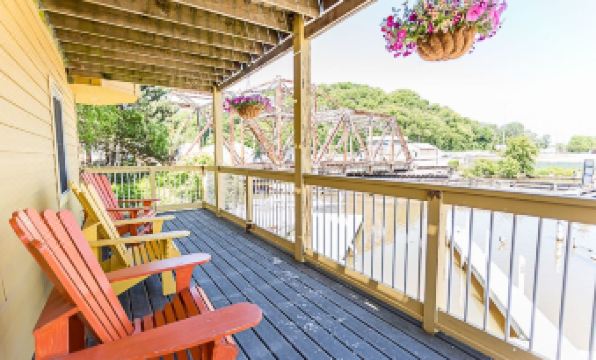 Bridge Inn - Housity