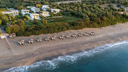 Niriides Mani Beachfront Residences - Bãi biển