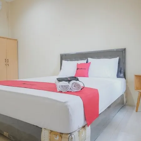 RedDoorz Syariah Near Tugu Juang Jambi