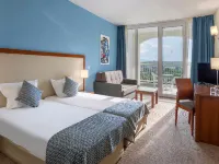 Sol Luna Bay Resort