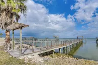 Saltwater Pool! Epic Galveston Bay Group Getaway! - 3-Star