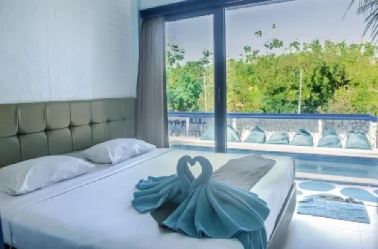 بومبورا سيرف كامب Hotels near معبد أولواتو