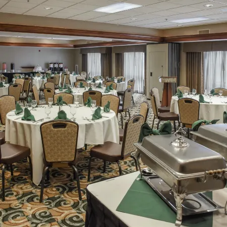 Hampton Inn & Suites Youngstown-Canfield