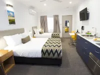Altitude Motel Apartments Hotels in Wilsonton