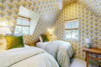 Eco-Chic Lake Somerville Area Farmhouse w/ Porch - chambre d’hôtes