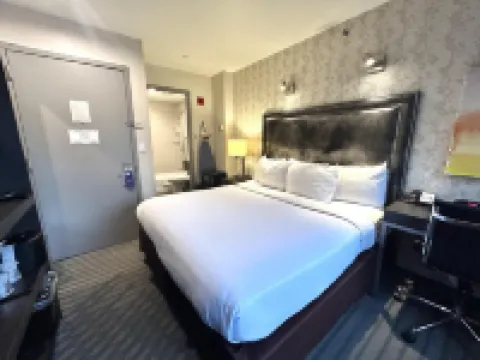 Times Square West Hotel, BW Signature Collection โรงแรมใกล้Manhattan Cruise Terminal