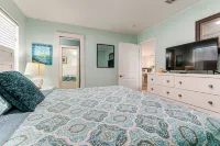 Waterfront Dauphin Island Home w/ Deck & Boat Dock - شاطئ